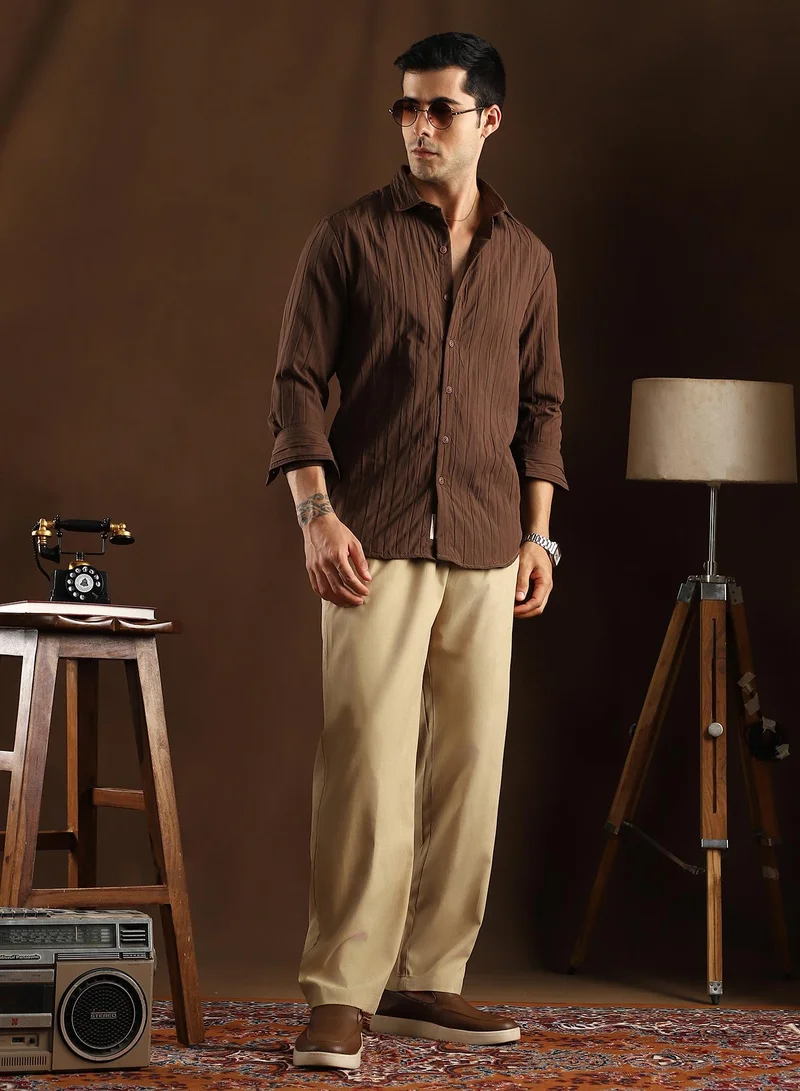 Campus Sutra Campus Sutra Men's Chocolate Brown Quilt-Tactile Shirt For Casual Wear | Mid-Rise | Regular Fit | Button Closure | Shirt Crafted With Comfort Fit For Everyday Wear