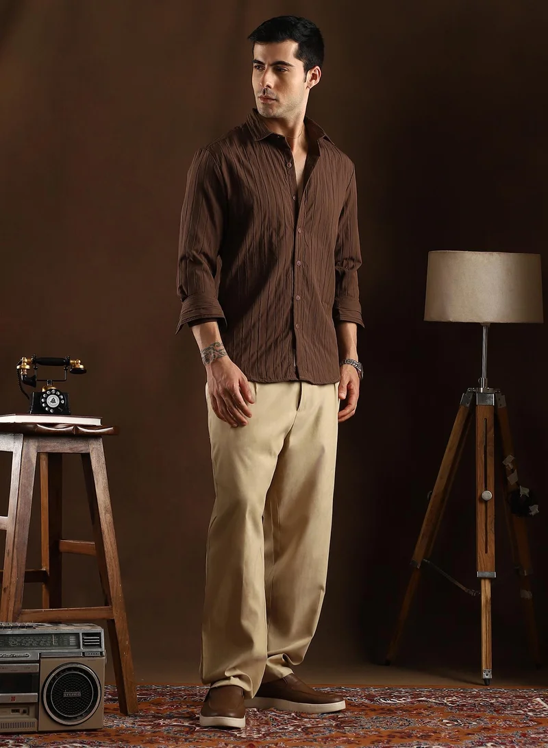 Campus Sutra Campus Sutra Men's Chocolate Brown Quilt-Tactile Shirt For Casual Wear | Mid-Rise | Regular Fit | Button Closure | Shirt Crafted With Comfort Fit For Everyday Wear