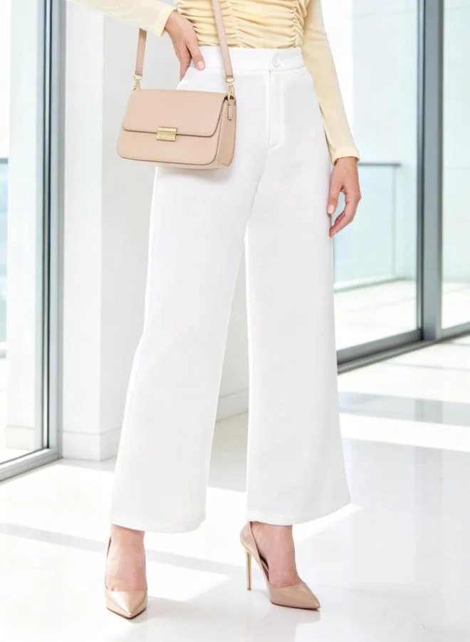 تايك تو بنطال أبيض بخصر عالي وأرجل مستقيمة