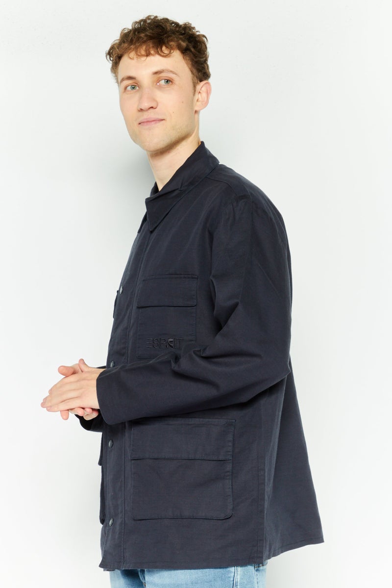 ESPRIT جاكيتات قميص دنيم مزينة بشعار رجال إسبريت × راحة واستجمام، أزرق Navy - Image 3