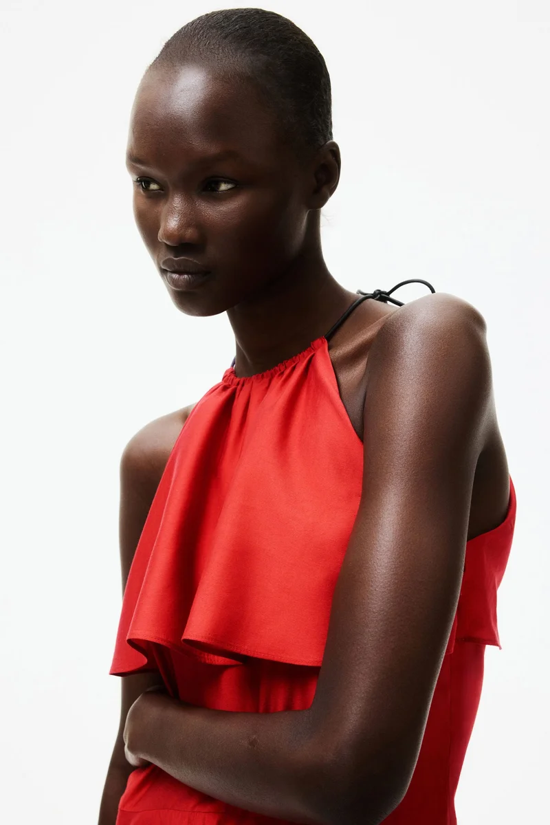 اتش اند ام فستان طويل مزين بالكشكش