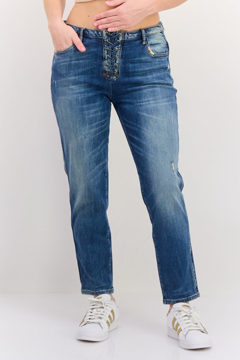 GUESS جينز نسائي بقصة عادية، قابل للتمدد، مغسول، أزرق - Image 1