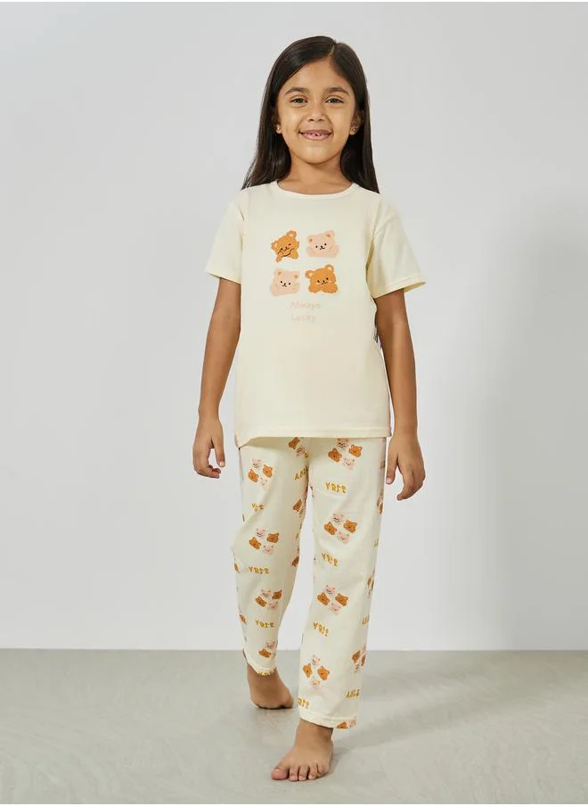 ستايلي Bear Graphic Print T-Shirt & Pyjama Set