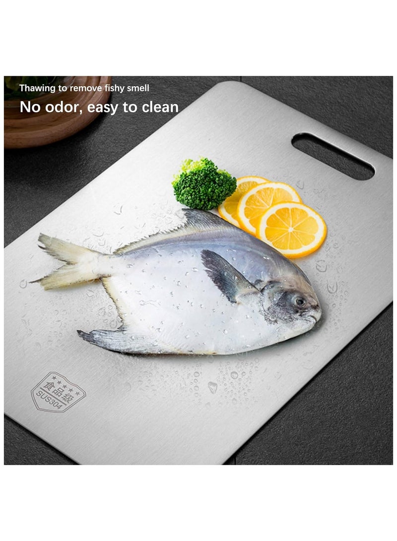 بيوينتي 304 لوح تقطيع من الفولاذ المقاوم للصدأ للمطبخ واللحوم والفواكه والمعجنات والبيتزا والجبن والخضروات ولوح تقطيع معدني للمطبخ ولوح تقطيع اللحوم مزدوج الجانب مضاد للانزلاق ولوح عجين （39 * 28 * 0.2） - Image 5
