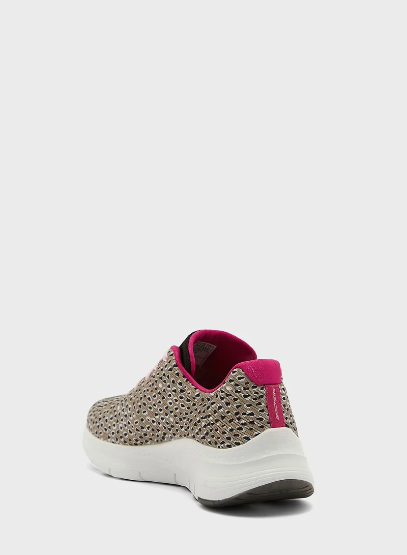 SKECHERS Arch Fit