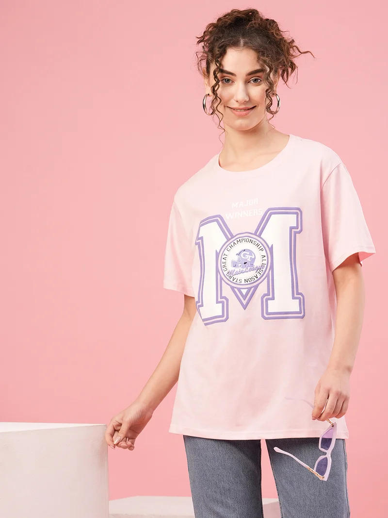 جلو باص تيشيرت قطن نسائي بطبعة جرافيك بكتف ساقط وقصة واسعة من جلوبس