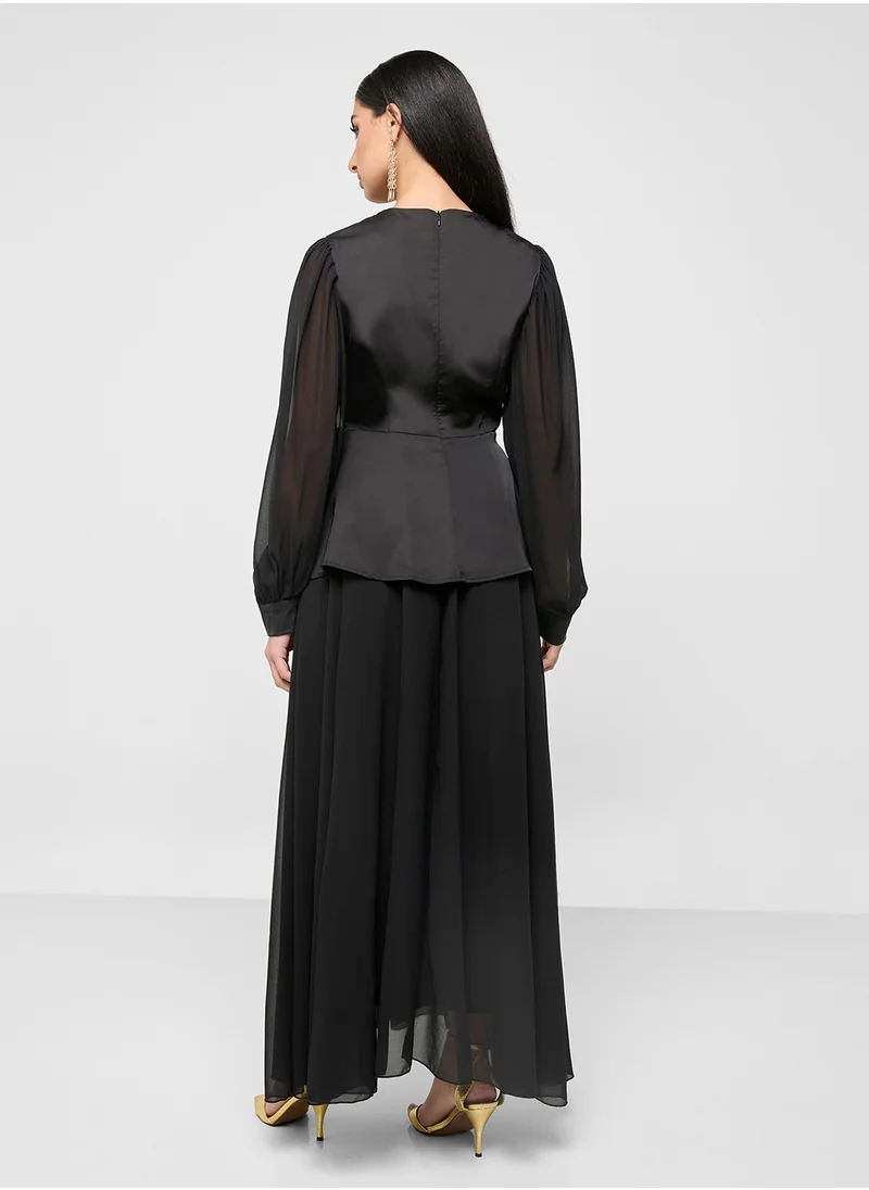 خزانة Sheer Sleeves Top & Skirt Set