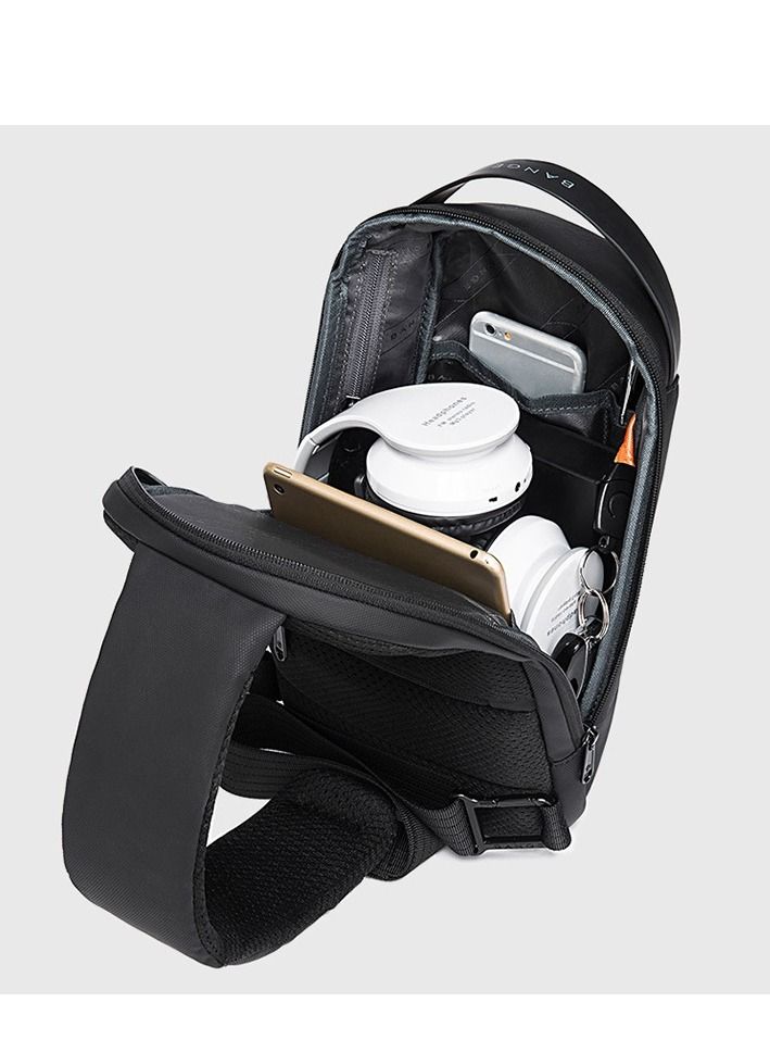 بانجي حقيبة كتف كروس بدي مقاومه للماء من بانجي تحتتوي على منفذ يو إس بي - Image 4