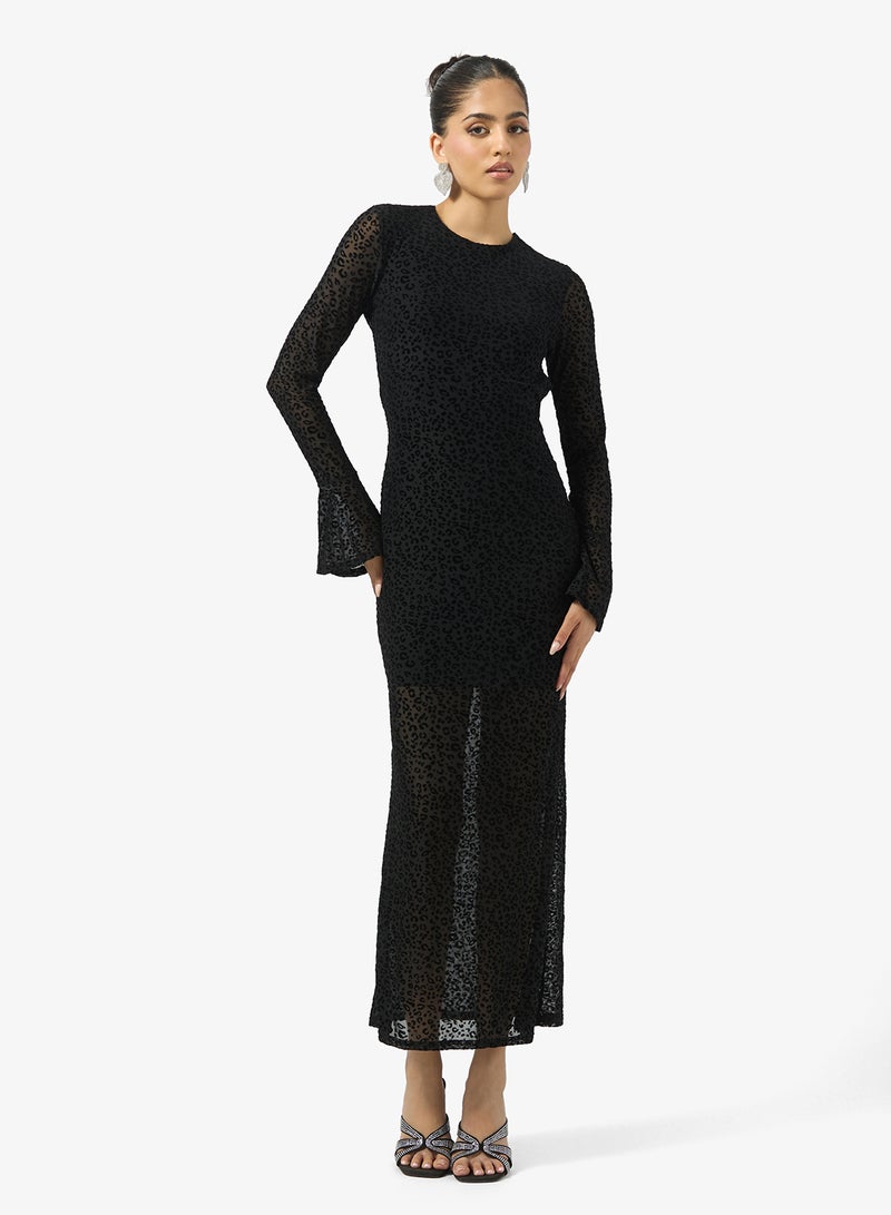 جينجر فستان ضيق بياقة عالية وفتحة خلفية - Image 1