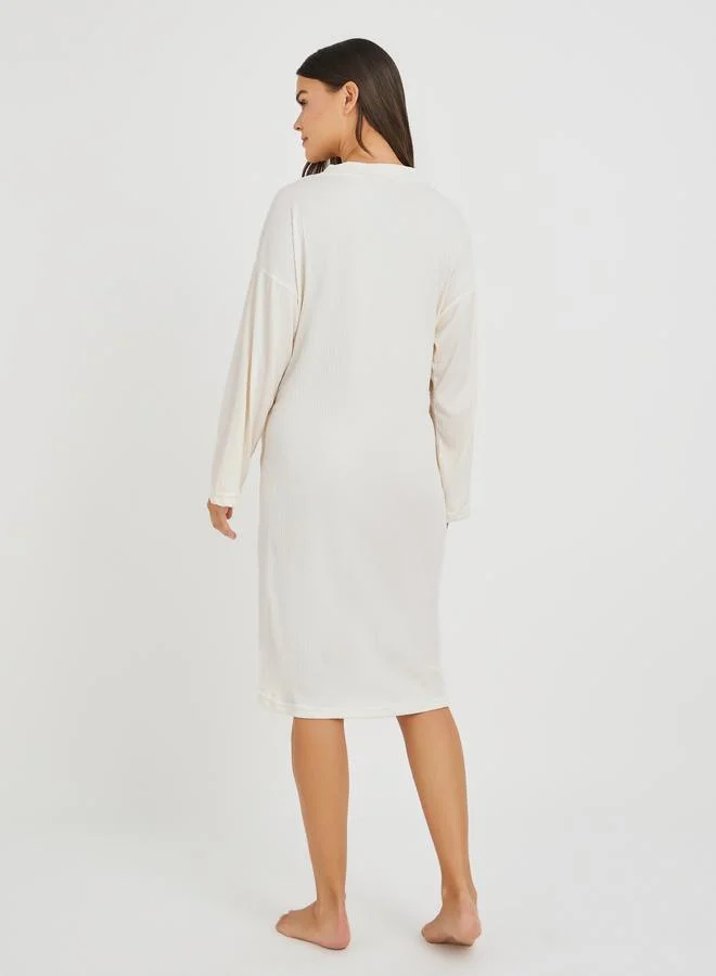 Styli Styli Embroidered V-Neck Knee-Length Robe