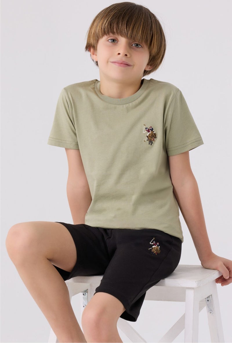 U.S. Polo Assn. طقم برمودا أولاد كاكي أزرق فاتح  - Image 2