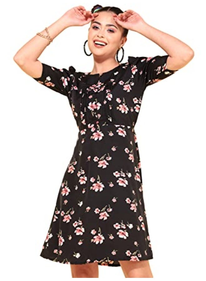 Oomph! فستان وردي قصير من قماش الكريب، بياقة دائرية وأكمام منفوخة، بتصميم رائع! - md619l - Image 1