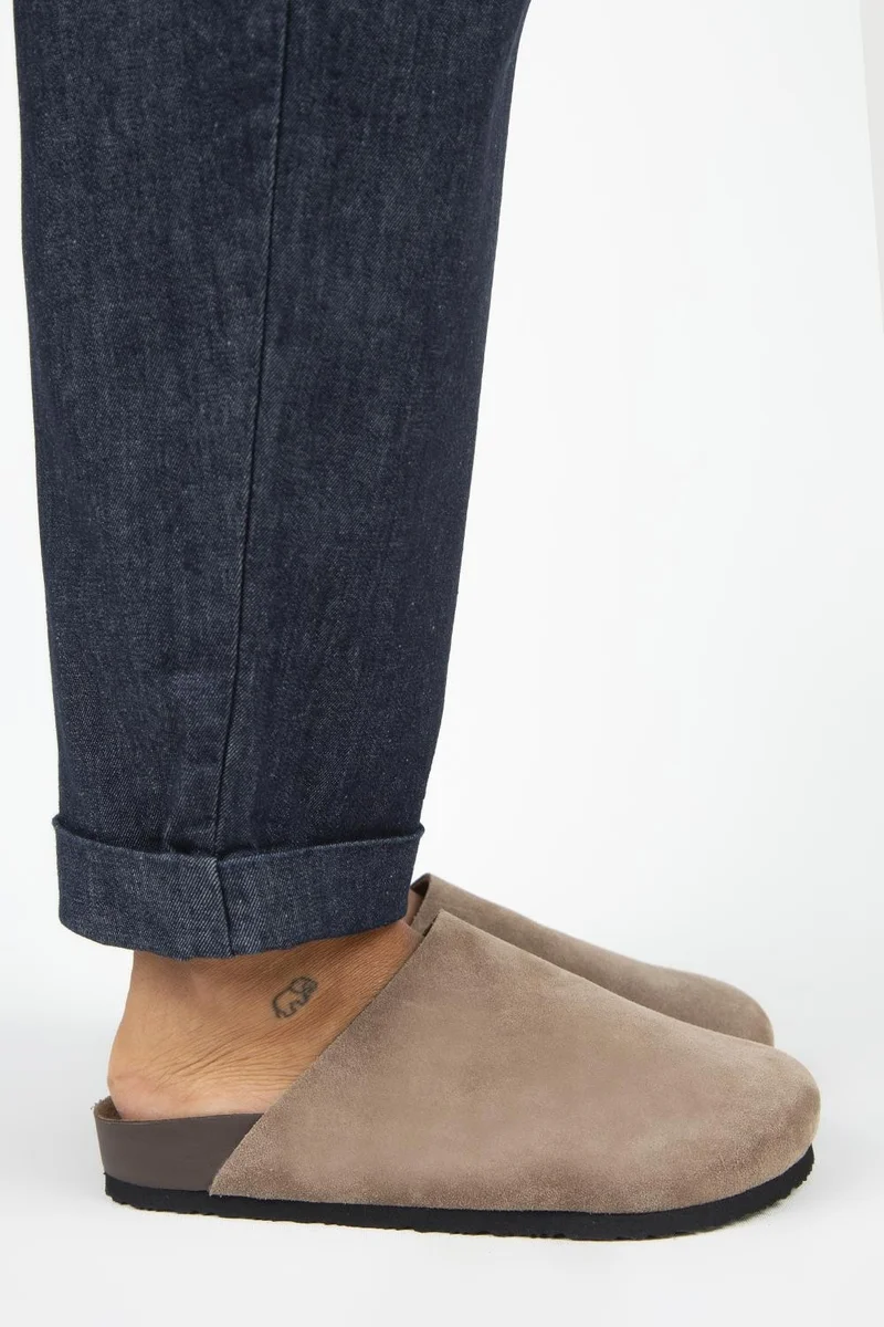 مانجيرو شباشب مانيجيرو رزقاهي النسائية المسطحة المصنوعة من الجلد الطبيعي والمزينة بفرو المنك