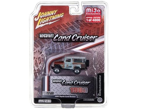 Johnny Lightning 1980 Toyota Land Cruiser Gray and Red Primer (Weathered) Limited Edition to 4800 Pieces Worldwide 1/64 Diecast Model Car - Image 3