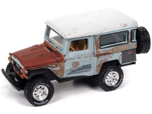 Johnny Lightning 1980 Toyota Land Cruiser Gray and Red Primer (Weathered) Limited Edition to 4800 Pieces Worldwide 1/64 Diecast Model Car - Image 2
