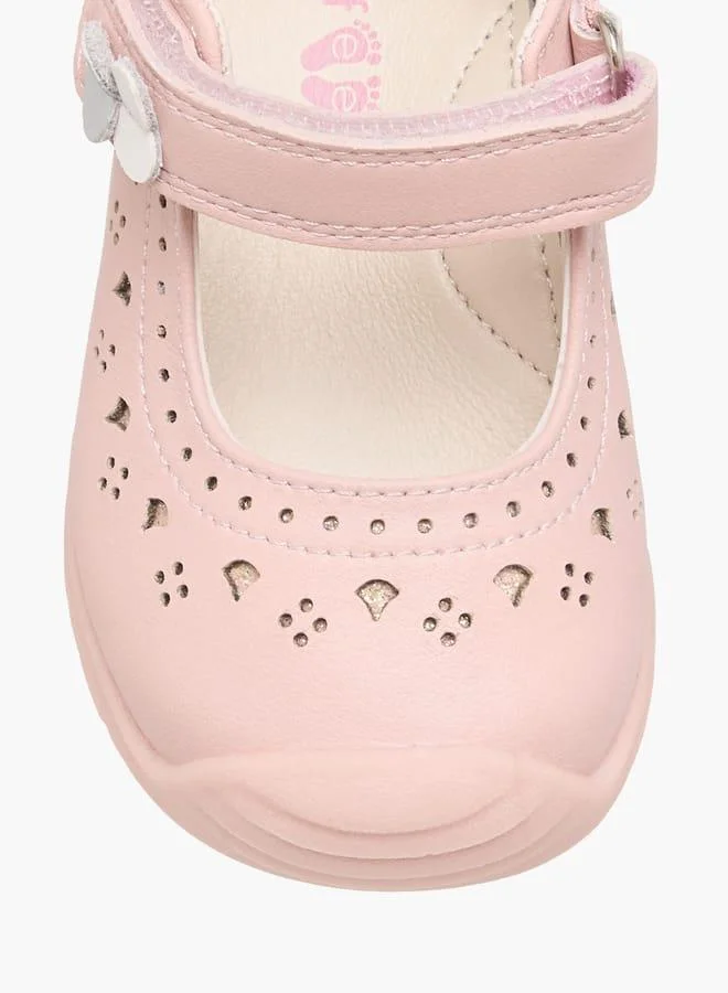 بيرفيت حذاء ماري جين بناتي بتفاصيل مقصوصة