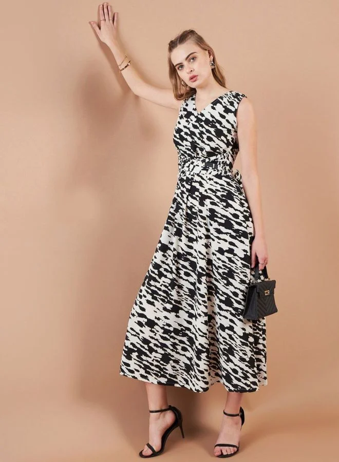 Women Flared Abstract Printed V-Neck Sleeveless Midi Dress