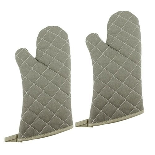 New Star Foodservice New Star Foodservice 32024 Commercial Grade Flame Retardant/Resistant Oven Mitts  up to 400F  15-Inch  Set of 2  - Image 1