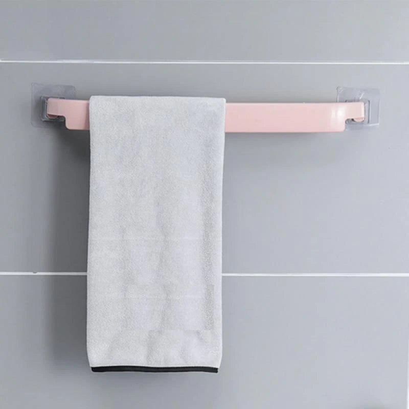 MEZON حامل المناشف البلاستيكي MEZON 3 أذرع قابل للتأرجح حامل المناشف بدون تثبيت موفر للمساحة منظم الحمام والدش (متعدد الألوان) - Image 1