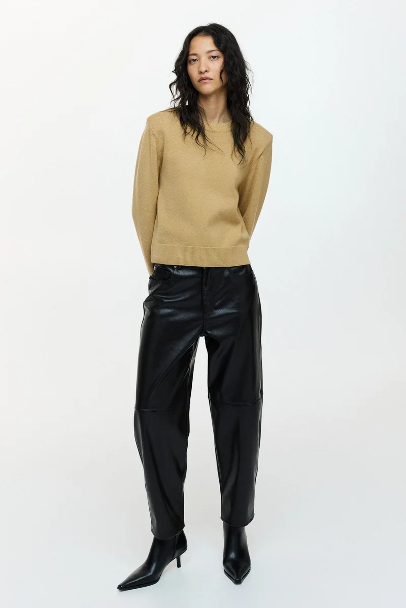 اتش اند ام كنزة بأكتاف مبطنة