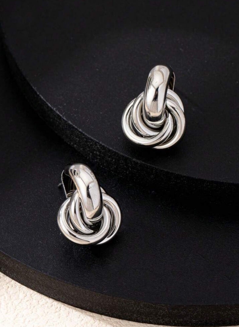 إيكوال حلق نسائي انيق مصنوع من الاستانلس ستيل باللون الفضي - Image 4