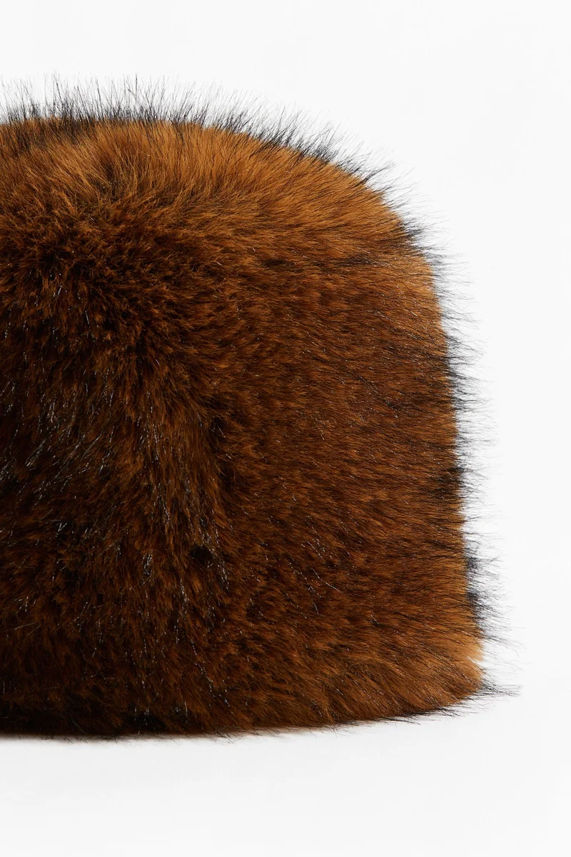 H&M Fluffy bucket hat