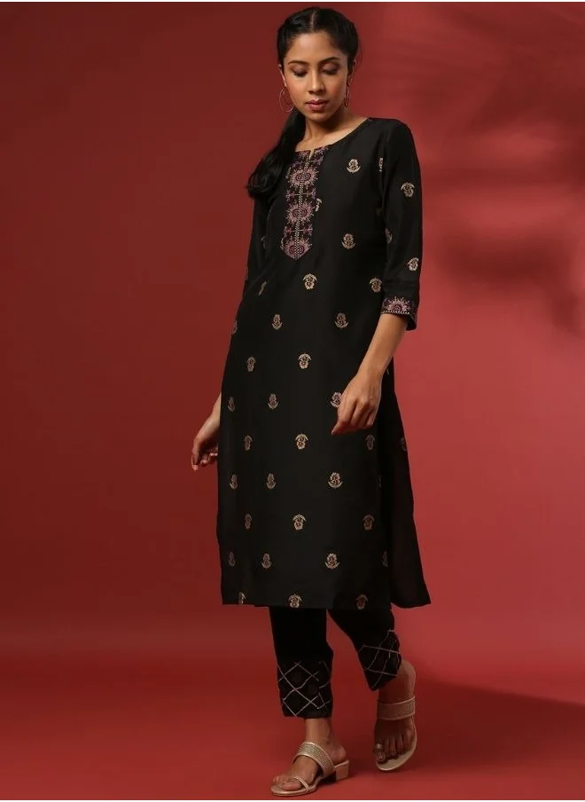 Abhishti Prointed straight kurta- black