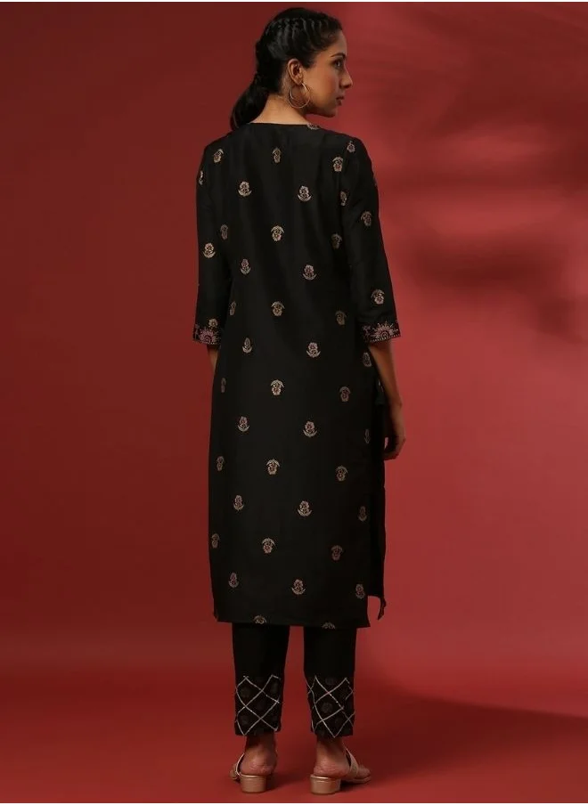 Abhishti Prointed straight kurta- black