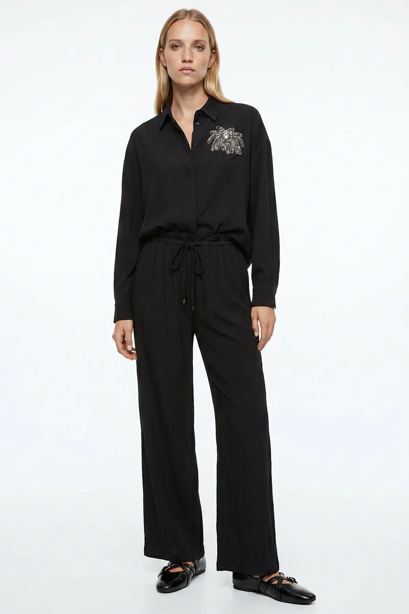 Exquise Black Wide Leg Regular Woven Trousers with Drawstring Waist and Pockets
