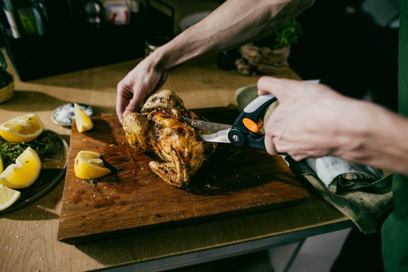 FISKARS Handle Plastic With Softgrip Blade Japanese Stainless Steel Ff Poultry Shear 25Cm 1003033 - Image 3