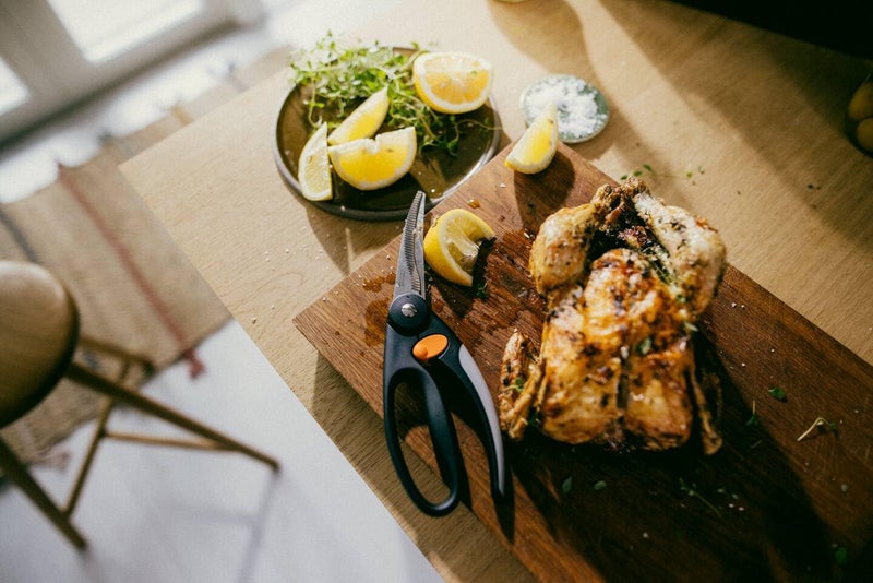 FISKARS Handle Plastic With Softgrip Blade Japanese Stainless Steel Ff Poultry Shear 25Cm 1003033 - Image 4