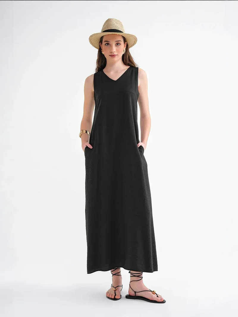 MixRay Black Mixray V-Neck Sleeveless Maxi Dress with Pockets for Women | Best Price UAE