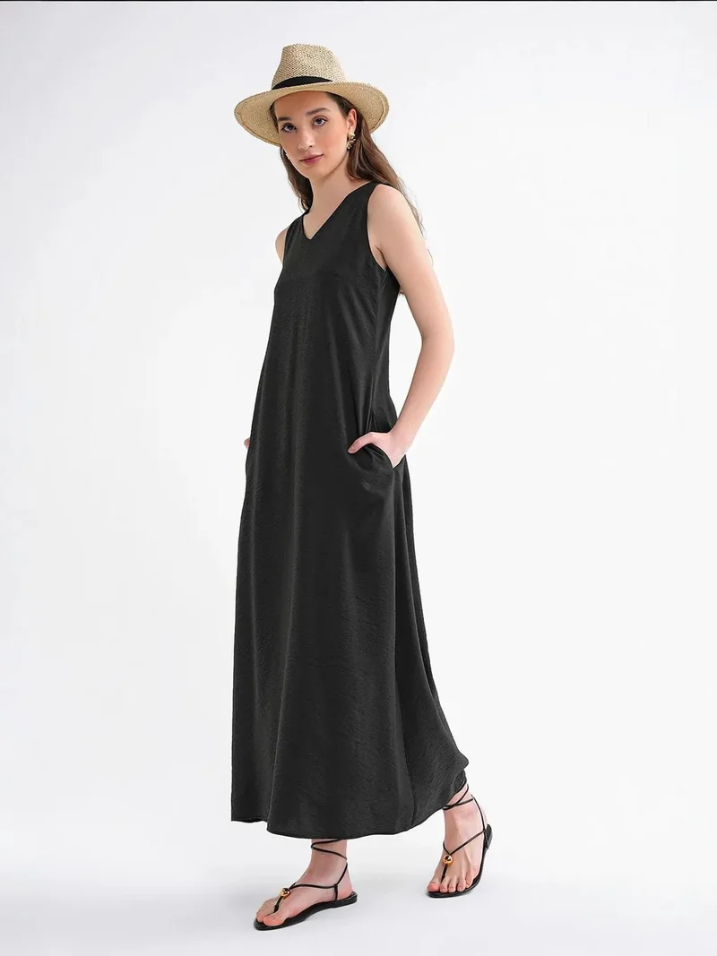 MixRay Black Mixray V-Neck Sleeveless Maxi Dress with Pockets for Women | Best Price UAE