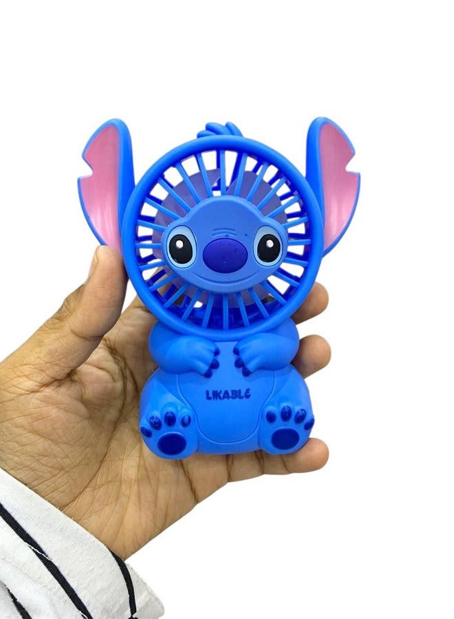 STITCH مروحة صغيرة محمولة على شكل خياطة، صغيرة الحجم وسهلة الحمل باليد أو وضعها في الحقيبة، مزودة ببطارية قابلة للشحن مع منفذ USB، وزر تشغيل/إيقاف و3 سرعات هواء زرقاء - Image 1