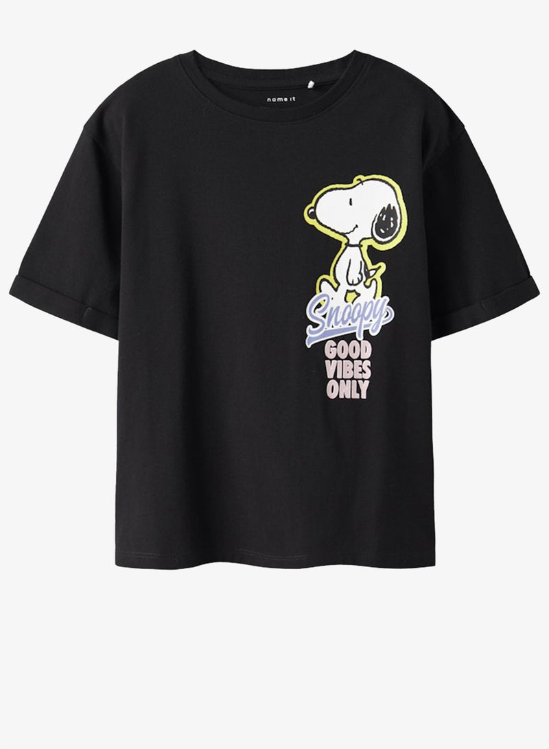 نيم ات تيشيرت للأطفال بياقة مستديرة بطبعة سنوب - Image 3