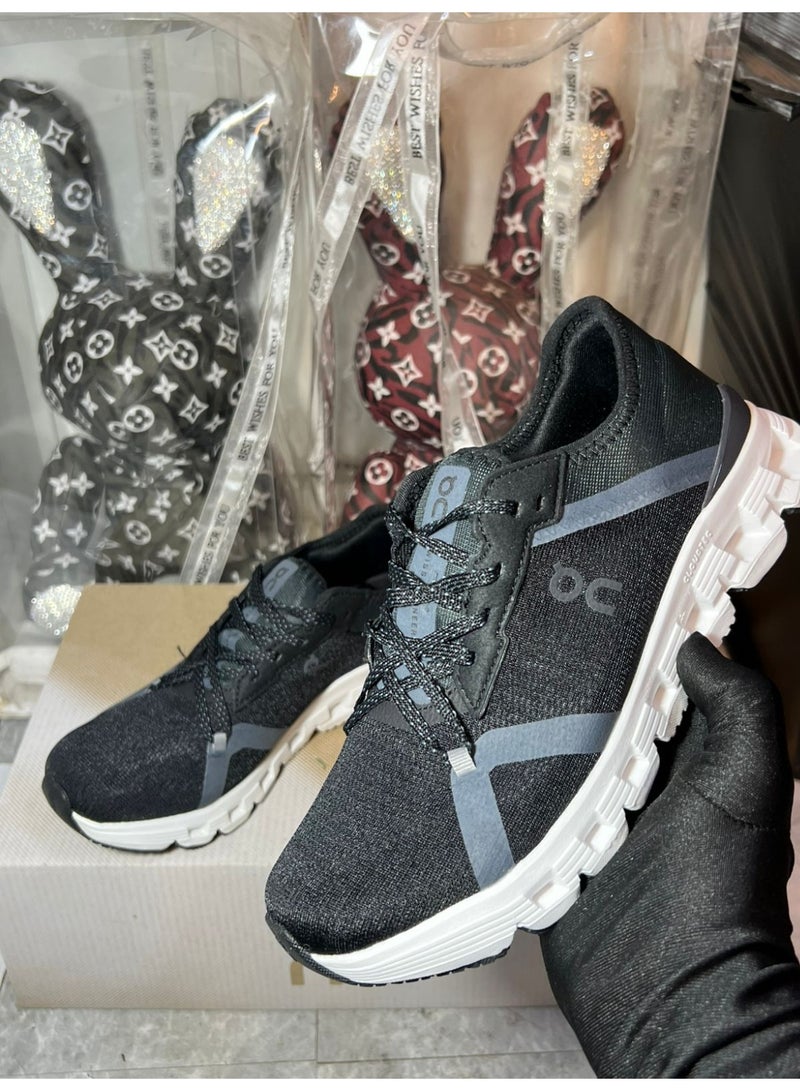 On Cloud X 4 AD trainers in the black/asphalt colorway - Image 5