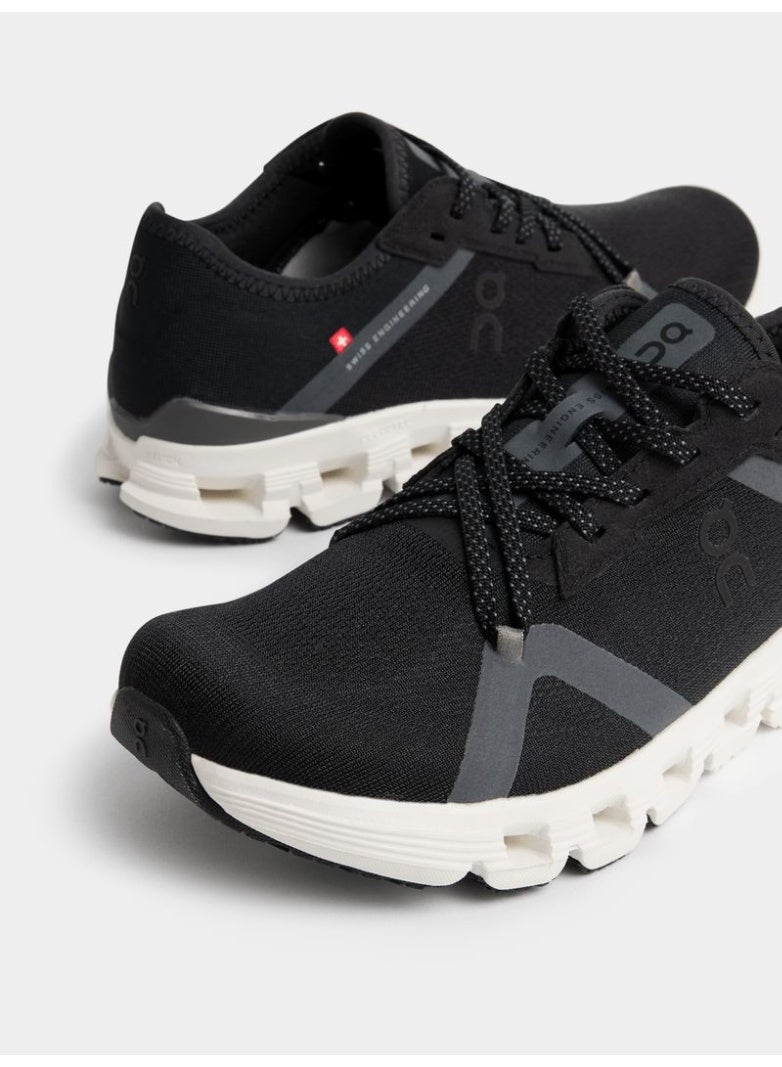 On Cloud X 4 AD trainers in the black/asphalt colorway - Image 3