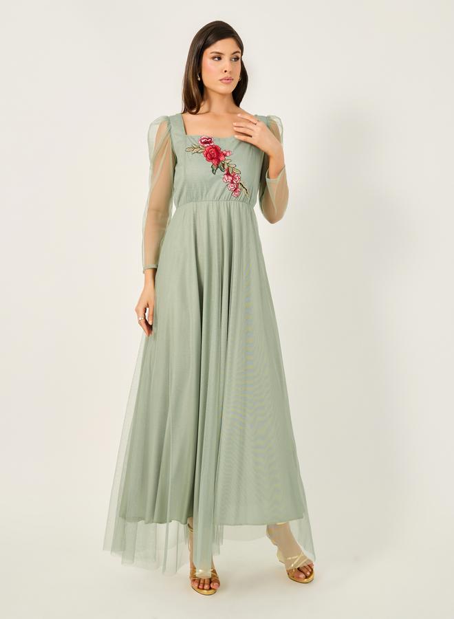 ستايلي فستان مطرز بالزهور - Image 1