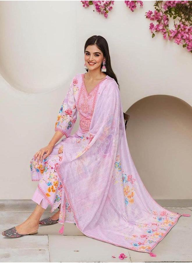ISHIN Printed V-Neck Kurta and Trousers with Dupatta Set by Styli  - Image 2