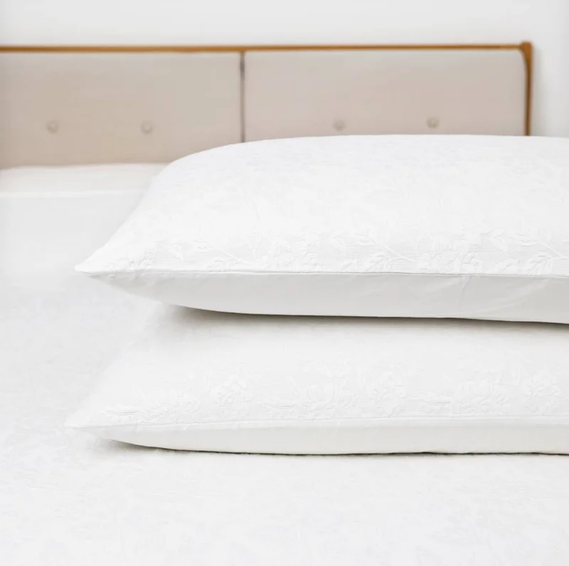DWELL Dwell-Floral Jacquard 3Pc Comforter Set-Comforter 260 x 240 CM,Fitted Sheet 200 x 200 CM,Pillow case 50 x 80 CM-White