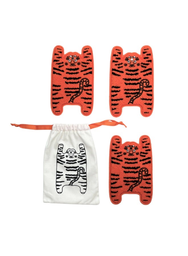 استوديو رو يو مجموعة 3 دوارات تحت الأكواب مع حقيبة تخزين، مجموعة دوارات ناعمة بتطريز لطيف، زينة منزلية قابلة للتعليق (قط/نمر/أسد/تنين/أرنب) - Image 3