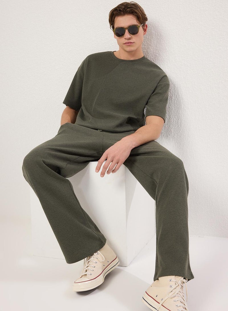 trendyol Khaki Oversized /Wide Cut Textured Short Sleeve Tracksuit Set - Image 3