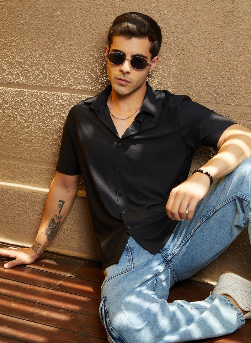 Campus Sutra Men's Midnight Black Seamless Cuboid Shirt - Image 1
