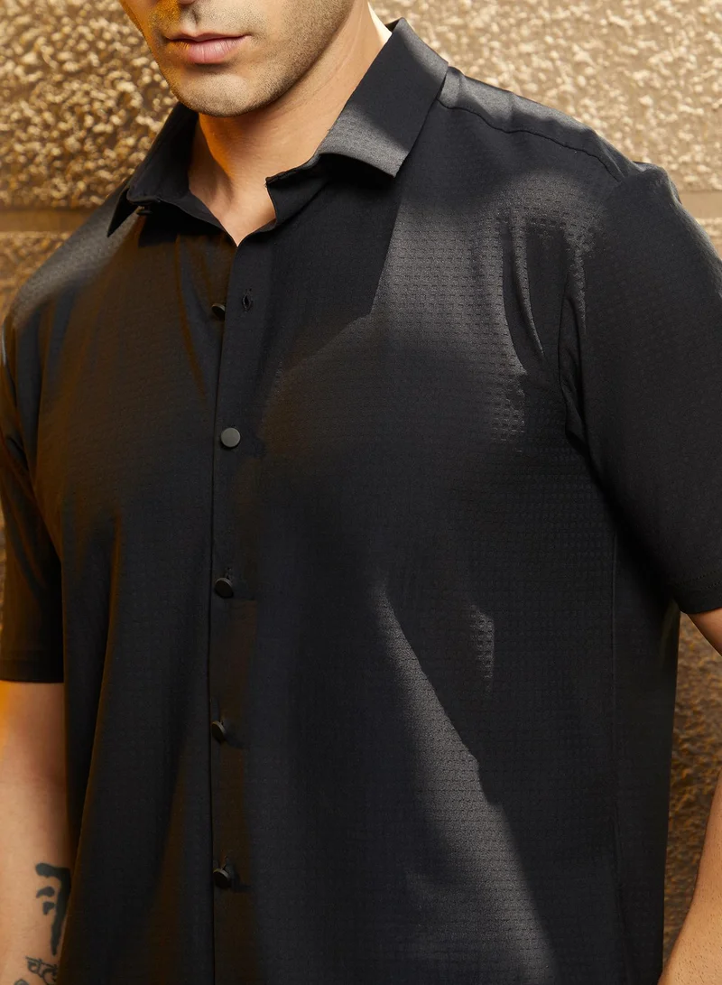 Campus Sutra Men's Midnight Black Seamless Cuboid Shirt