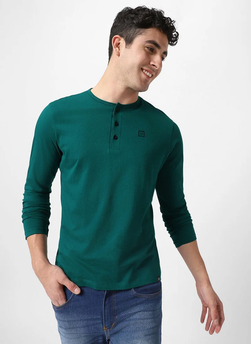 Urbano Fashion Men's Dark Green Solid Henley Neck Slim Fit Cotton T-Shirt