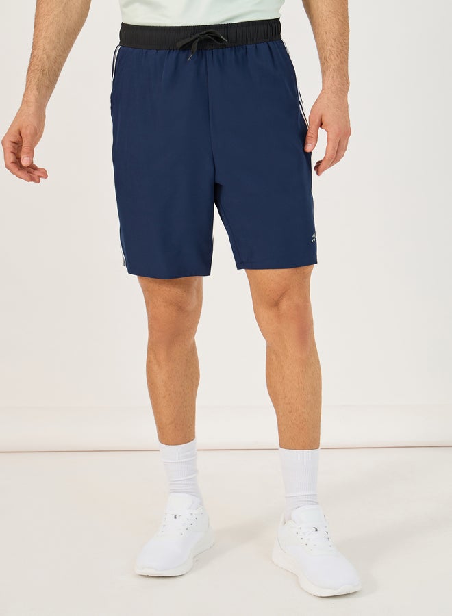 Styli Styli 4-Way Stretch Contrast Waistband Woven Training Shorts  - Image 3