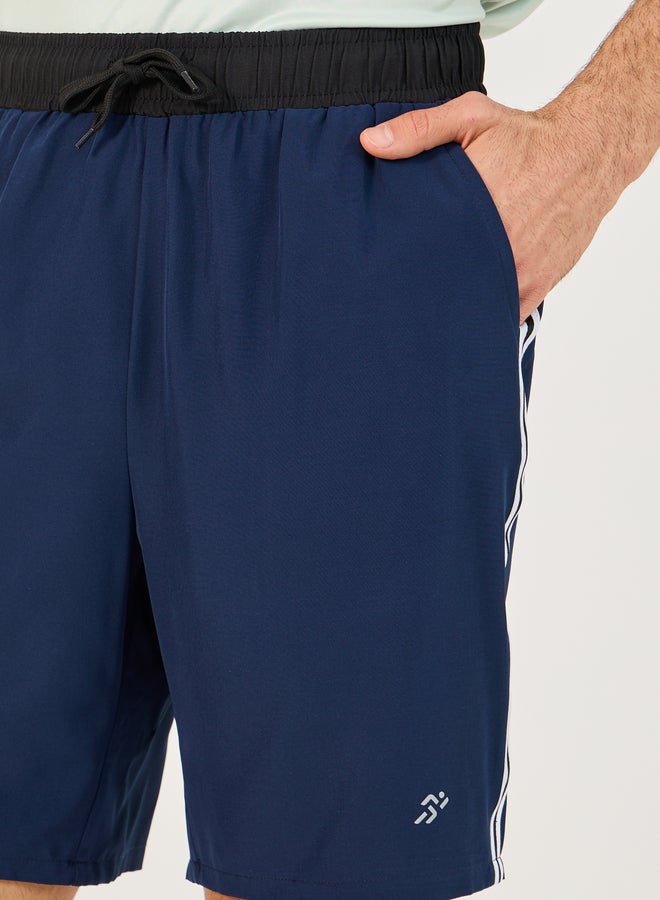 Styli Styli 4-Way Stretch Contrast Waistband Woven Training Shorts  - Image 4
