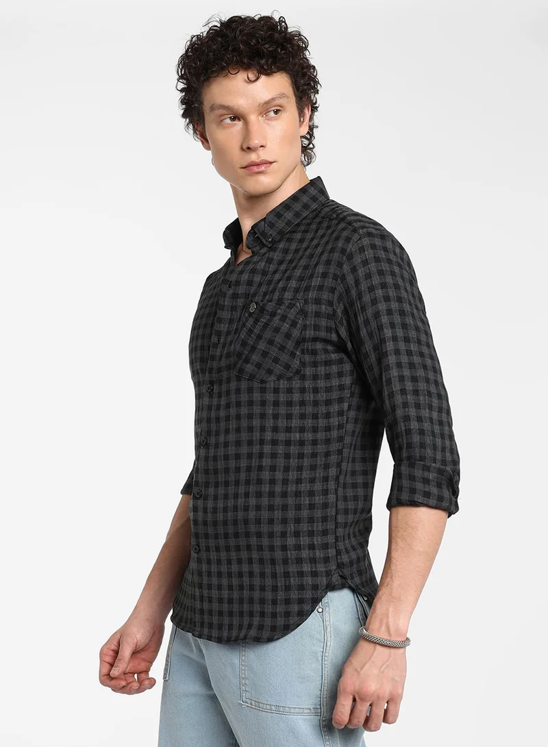 Campus Sutra Men's Charcoal Grey Gingham Shirt