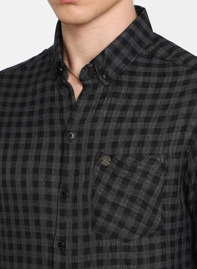 Campus Sutra Men's Charcoal Grey Gingham Shirt