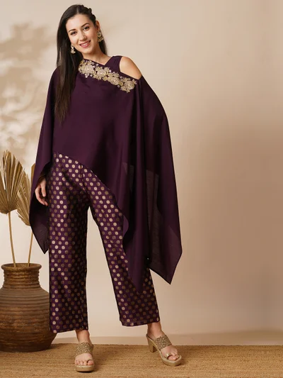 globus Women Floral Embroidered Poncho Top With Inner Top & Floral Brocade Pants